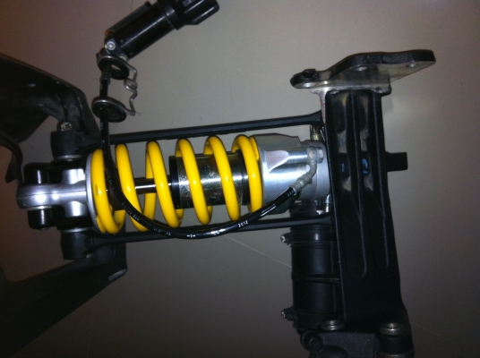 โช๊คหลัง DUCATI DIAVEL(ต่อรองได้ลดได้ครับ)