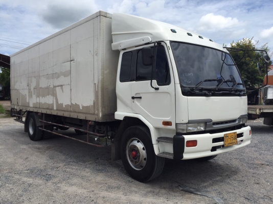 ขาย 6ล้อนิสสันตู้