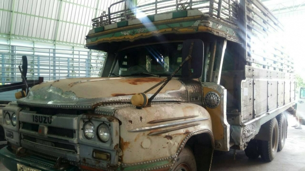 สิบล้อ isuzu เครื่อง 6BF 185 แรง ช่วงล่าง ร็อคเล็ก เครื่องดีคันชีสวย รถพร้อม ใช้งาน เอกสารครบ