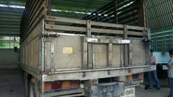 สิบล้อ isuzu เครื่อง 6BF 185 แรง ช่วงล่าง ร็อคเล็ก เครื่องดีคันชีสวย รถพร้อม ใช้งาน เอกสารครบ