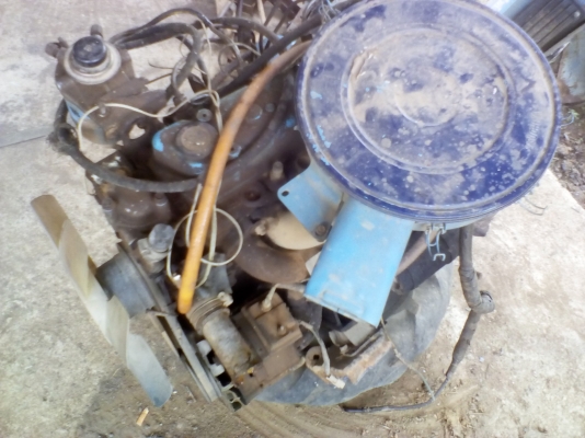 ขายเครื่องยนต์ นิสสัน  SD23  เครื่องยนต์พึ่งยกลง  ตัวรถเอาทำรถเกษตรแล้ว  เครื่องพร้อมใช้งาน