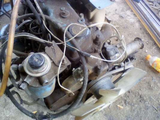 ขายเครื่องยนต์ นิสสัน  SD23  เครื่องยนต์พึ่งยกลง  ตัวรถเอาทำรถเกษตรแล้ว  เครื่องพร้อมใช้งาน