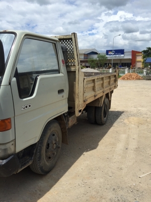 รถหกล้อดั้ม TOYOTA 115 แรงม้า.