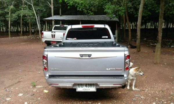 ISUZU Dmax hilander 2.5 ปี49 พร้อมโอนครับ