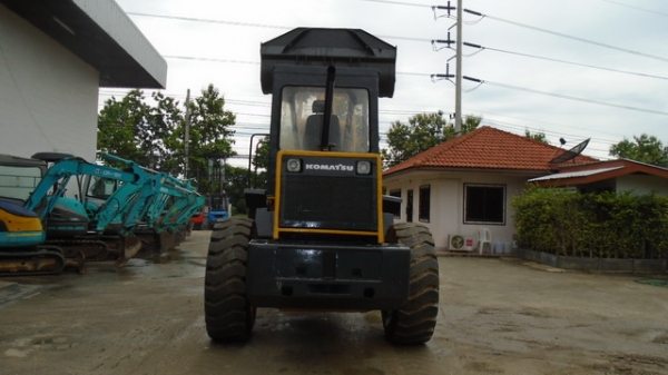 ขายรถตักมือสองพร้อมใช้งาน