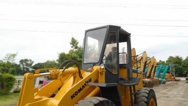 ขายรถตักมือสองพร้อมใช้งาน