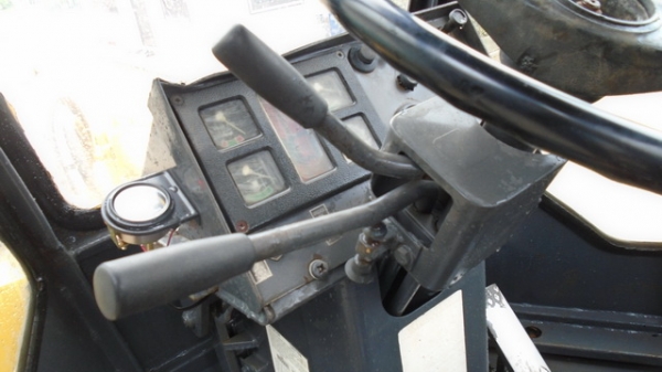 ขายรถตักมือสองพร้อมใช้งาน