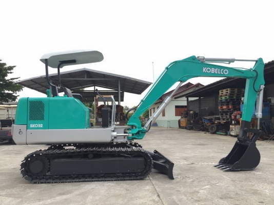 รถขุด KOBELCO SK032 นำเข้า มือสองญี่ปุ่น ทำสีใหม่
