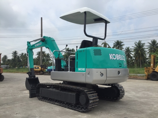 รถขุด KOBELCO SK032 นำเข้า มือสองญี่ปุ่น ทำสีใหม่