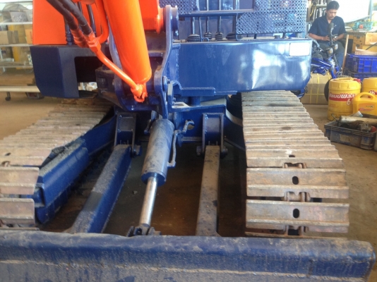 ขายรถขุดKUBOTA   KH-033(เท่ากับPC35) รถเก่านอกแท้ มีใบอินวอย ราคา250,000บาท สนใจติดต่อ099-907-9273  กิ๊ฟค่ะ