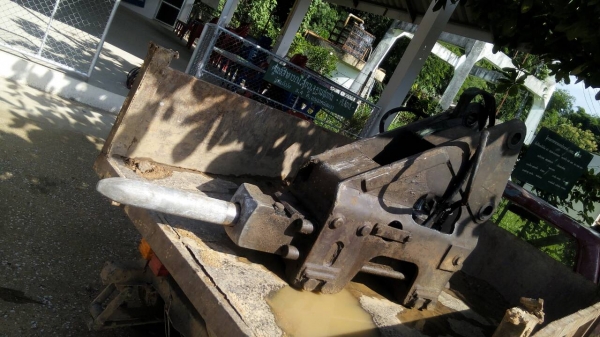 หัวแย๊กซ์ใช้กับ รถแบ๊คโฮ60