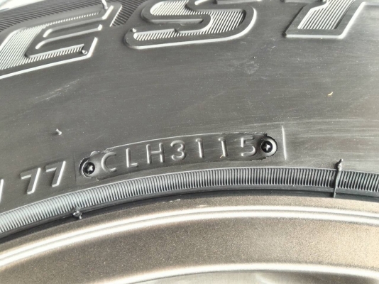 ยางใหม่ปี 15 BS 265 x 75 x 16 AT พร้อมล้อกล้วย ยางใหม่ปี 15 BS 265 x 75 x 16 AT พร้อมล้อกล้วย