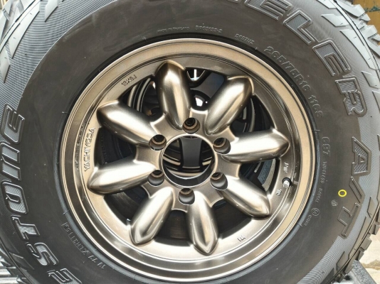 ยางใหม่ปี 15  BS  265 x 75 x 16  AT  พร้อมล้อกล้วย