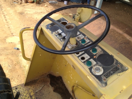 ขายรถบด สั่นสะเทือน 2 เพลา 10 ตัน ขายรถบด สั่นสะเทือน 2 เพลา 10 ตัน