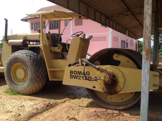 ขายรถบด สั่นสะเทือน 2 เพลา 10 ตัน ขายรถบด สั่นสะเทือน 2 เพลา 10 ตัน