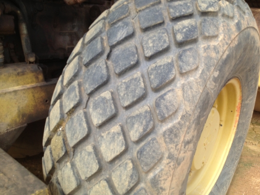 ขายรถบด สั่นสะเทือน 2 เพลา 10 ตัน ขายรถบด สั่นสะเทือน 2 เพลา 10 ตัน