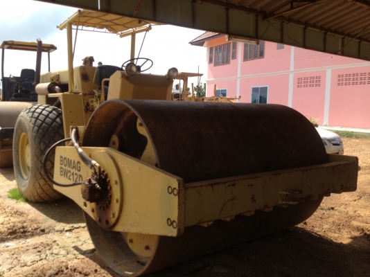 ขายรถบด สั่นสะเทือน 2 เพลา 10 ตัน ขายรถบด สั่นสะเทือน 2 เพลา 10 ตัน