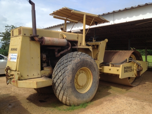 ขายรถบด สั่นสะเทือน 2 เพลา 10 ตัน ขายรถบด สั่นสะเทือน 2 เพลา 10 ตัน