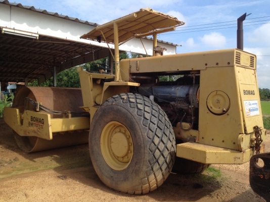 ขายรถบด สั่นสะเทือน 2 เพลา 10 ตัน ขายรถบด สั่นสะเทือน 2 เพลา 10 ตัน
