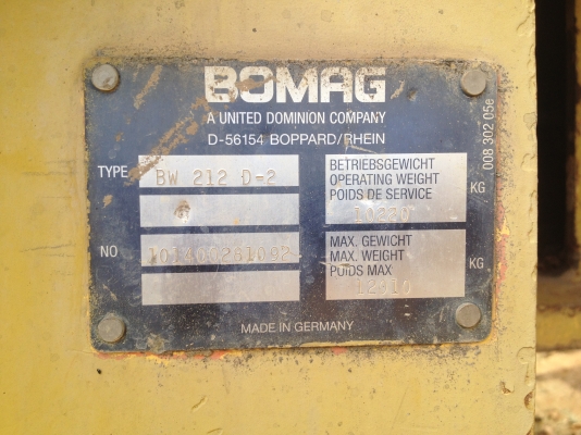 ขายรถบด สั่นสะเทือน 2 เพลา 10 ตัน ขายรถบด สั่นสะเทือน 2 เพลา 10 ตัน