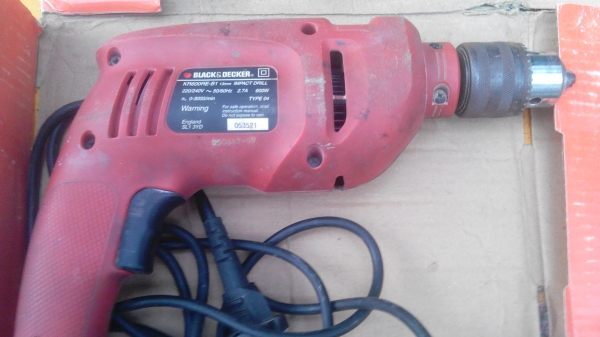 ขายสว่านเจาะกระแทก600วัตต์ สภาพดีมากใช้น้อยไม่เคยซ่อม ขายสว่านเจาะกระแทก600วัตต์ สภาพดีมากใช้น้อยไม่เคยซ่อม