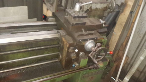 เครื่องกลึง 5 ฟุต takisawa สภาพใช้โหละไลน์ ลองได้ 0814583376 เอก