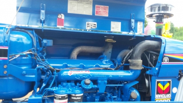 ขายรถไถฟอร์ด.6610.เต็มตัวเสื่อลาย ขายรถไถฟอร์ด.6610.เต็มตัวเสื่อลาย