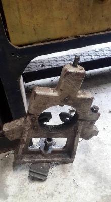 เครื่องกลึง 5 ฟุต 3 เพลา เบรค (ไม่รวมจอ) สภาพใช้งาน 65000 บาท