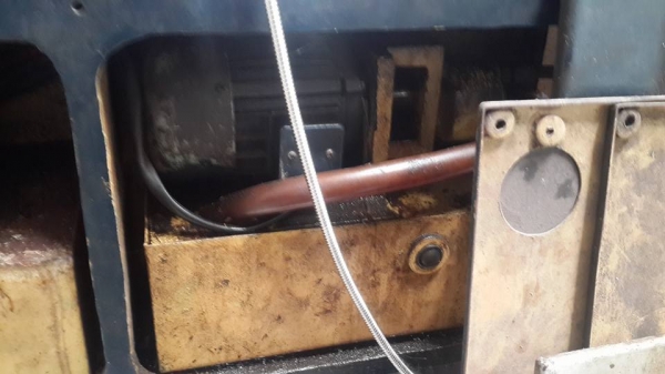 เครื่องกลึง 5 ฟุต 3 เพลา เบรค (ไม่รวมจอ) สภาพใช้งาน 65000 บาท