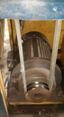 เครื่องกลึง 5 ฟุต 3 เพลา เบรค (ไม่รวมจอ) สภาพใช้งาน 65000 บาท