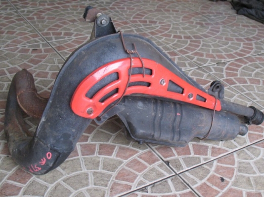 สวิงอาร์มหลังพร้อมปั้มเบรกKDXและท่อDT200เก่าญี่ปุ่น