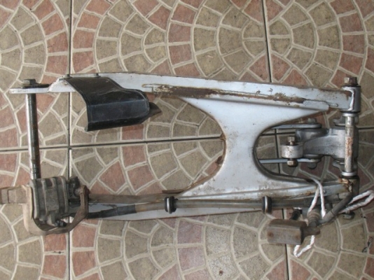 สวิงอาร์มหลังพร้อมปั้มเบรกKDXและท่อDT200เก่าญี่ปุ่น สวิงอาร์มหลังพร้อมปั้มเบรกKDXและท่อDT200เก่าญี่ปุ่น