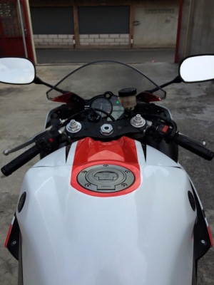 YAMAHA R1 ปี2009 ราคาเพียง 289000อินวอย+สรรพสามิตแท้ YAMAHA R1 ปี2009 ราคาเพียง 289000อินวอย+สรรพสามิตแท้