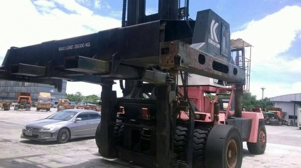 รถทอปลีฟขนาด33ตันยกตู้คอนเทนเนอร์ KALMAR LM