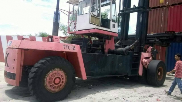 รถทอปลีฟขนาด33ตันยกตู้คอนเทนเนอร์ KALMAR LM