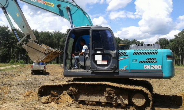 ขายรถแบคโฮ KOBELCO SK200-8 YN12 super X เอกสารอินวอย ไมล์ 6700 ชม.ราคา 2130000