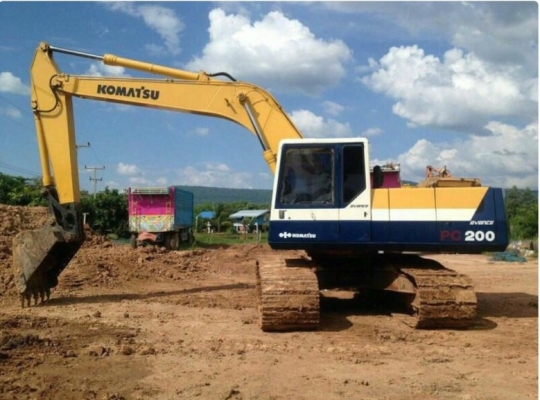 ขายครับ แบคโฮ โคมัตสุ PC200-5 ไฟฟ้าครบ พร้อมใช้ครับ