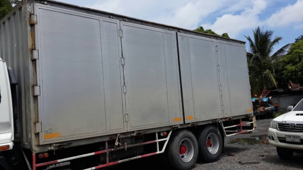 ขายตู้สิบบานไม่มีเสากลาง 7.3 เมตร