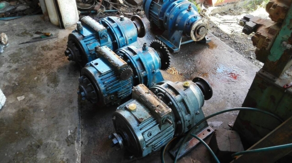 Sale>> หัวเกียร์ทดปรับรอบ Sumitomo อัตราทด 1:59 ใช้กับมอเตอร์ 3 HP.ขึ้นไป สภาพสวยแน่น!! มี 3 ตัว โทร 089-2499-123 นครปฐม