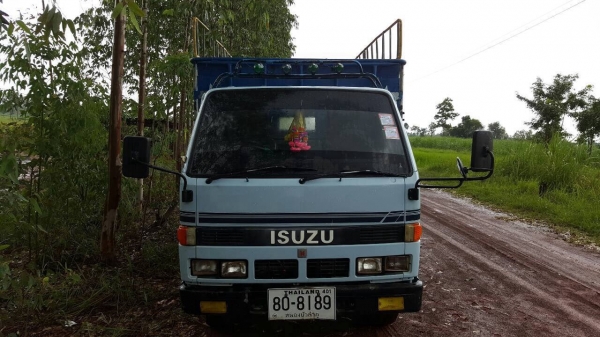 ขาย 6 ล้อ ISUZU NKR เครื่อง 4BE1 110 แรงม้า คัสซีสวยตลอดเส้น พวงมาลัยพาวเวอร์ ทะเบียนพร้อมโอนครับ