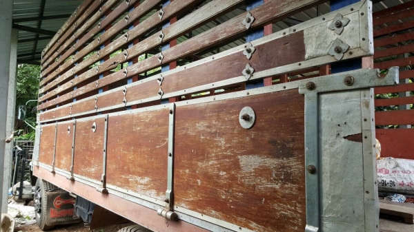 ขาย 6 ล้อ ISUZU ROCKY 175 ยาง 900 กระบะยาว 5.50 เมตร เครื่อง 6BG1 175 แรงม้า คัสซีสวยตลอดเส้น พวงมาลัยพาวเวอร์ ทะเบียนพร้อมโอนครับ