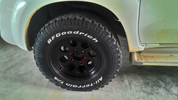 ขายยาง bf265/70/r16 ปี12 สภาพใช้น้อยมาก