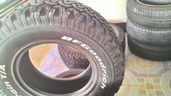 ขายยาง bf265/70/r16 ปี12 สภาพใช้น้อยมาก ขายยาง bf265/70/r16 ปี12 สภาพใช้น้อยมาก