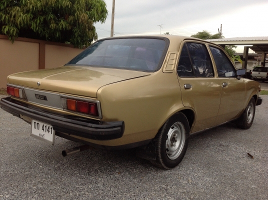 รถอีซูซุ เจมินี เครื่องดีเซล 1800 cc ห้าเกียร์  เลขทะเบียนเป็น กร 6146 ชลบุรี คับ