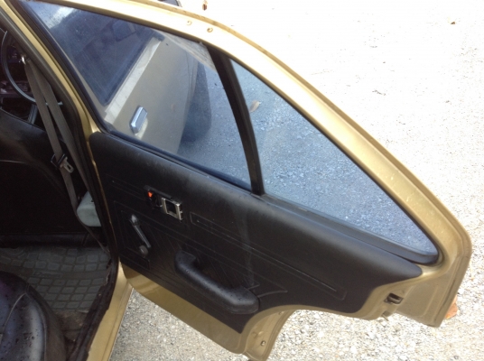 รถอีซูซุ เจมินี เครื่องดีเซล 1800 cc ห้าเกียร์  เลขทะเบียนเป็น กร 6146 ชลบุรี คับ