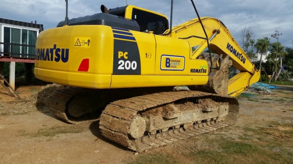 ขายด่วน!!komatsu  PC200-8MO ไมล์ชม.2,345 สภาพสวยมากๆค่ะ