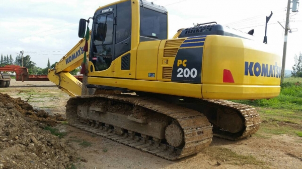 ขายด่วน!!komatsu  PC200-8MO ไมล์ชม.2,345 สภาพสวยมากๆค่ะ