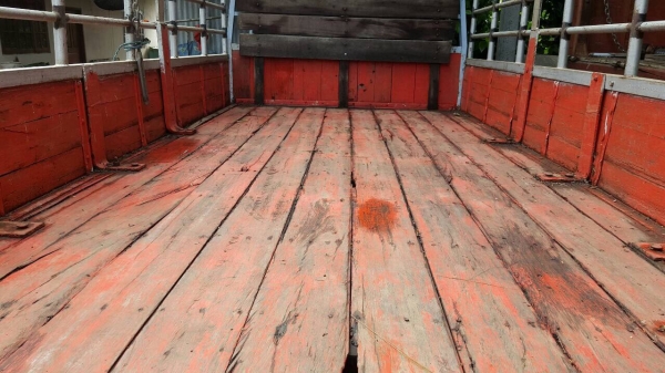 ขาย 6 ล้อ NKR ปี 39 เครื่อง 4BE1 110 แรงม้า คัสซีสวยตลอดเส้น ยางเต็ม ทะเบียนพร้อมโอน