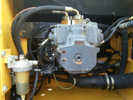 ขายด่วน!!Komatsu PC200-7 ไมล์ 7,000 สภาพสวยค่ะ