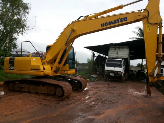 ขายด่วน!!Komatsu PC200-7 ไมล์ 7,000 สภาพสวยค่ะ